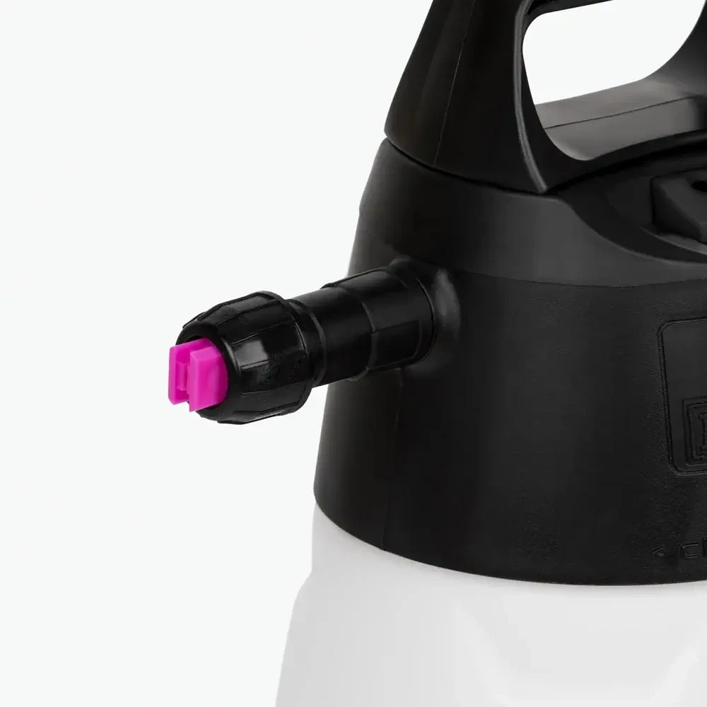 Detailingová sada 7V1 pro mytí motocyklu a jízdních kol MUC-OFF SPRAYER KIT 21461