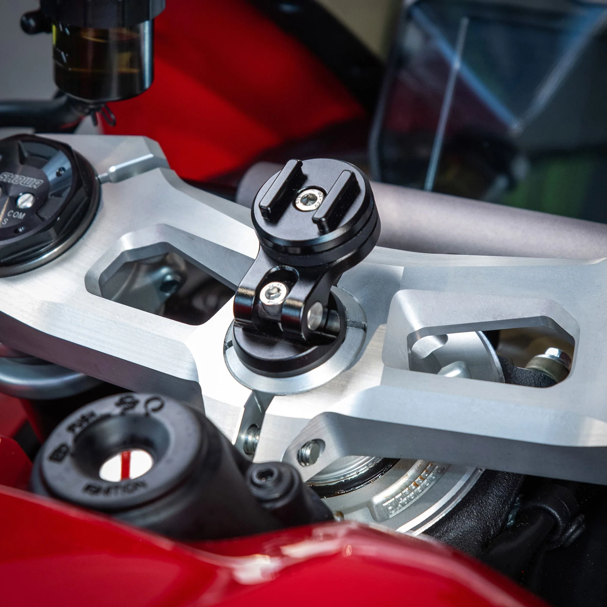 Držák mobilního telefonu do středu řídítek motocyklu SP CONNECT MOTO STEM MOUNT 53214 pro průměr 12-29,9 mm, včetně 6-ti kusů podložek