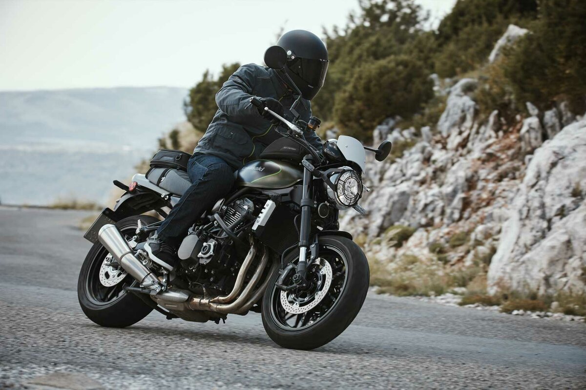 Zadní brašna na sedadlo motocyklu SW-MOTECH ION EXTENSION TAIL BAG černý velikost S, rozměry 33,0 x 29,0 x 10,0 cm, objem 7 až 15 litrů 