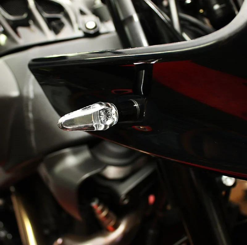 Homologovaný led motocyklový blinkr  MOTOGADGET MO.BLAZE ICE pozice montáže zadní nebo přední, balení 1 kus, barva černé tělo/čiré zakončení blinkru  