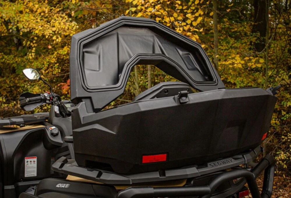 Prostorný uzamykatelný zadní box na čtyřkolku SHARK ATV Box AX145 / AX 145 pro  SEGWAY AT10 barva černá, objem 145 litrů 