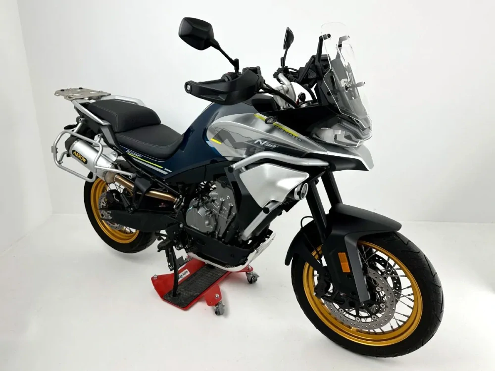 Plexi motocyklu WRS pro CF MOTO 800 MT rok 2022-2026 verze SPORT výška 52,3 cm, barva čirá