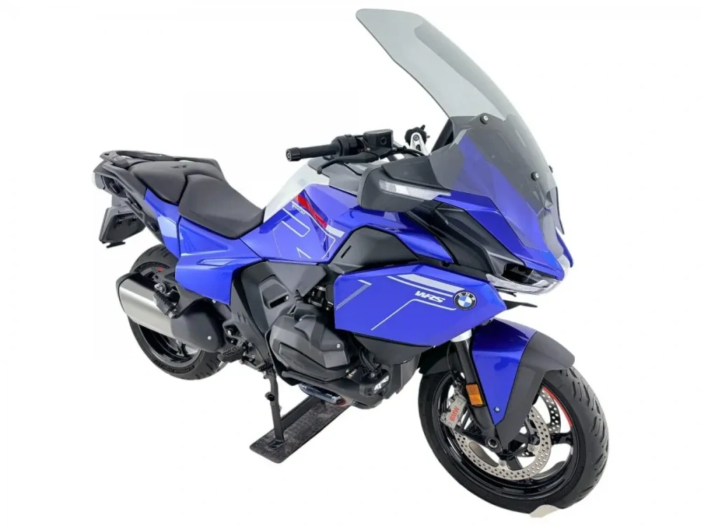 Plexi motocyklu WRS VERZE CAPONORD pro motocykl BMW R 1300 RT 2025-2026 barva kouřová, výška plexi 64 cm / o 4,5 cm vyšší / o 16 cm širší v horní části než originální plexi