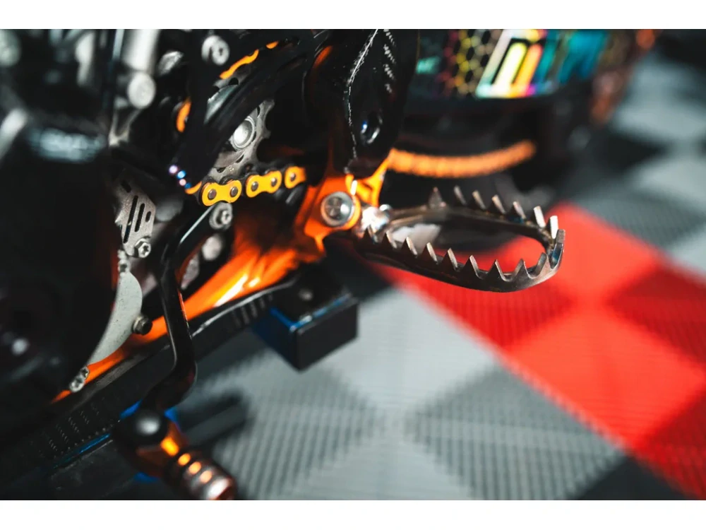 Motocyklové nerezové stupačky MX711 PEGS FORZA pro KMT ENDURO MODELY rok 2024-2026