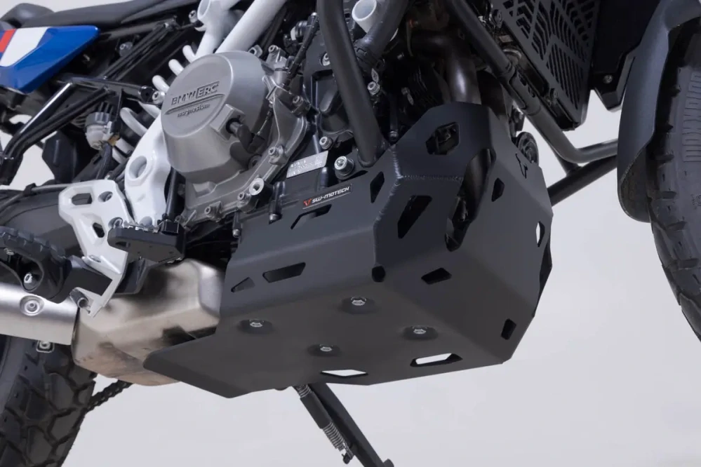 Kryt pod motor motocyklu SW-MOTECH pro moto BMW F 450 GS rok 2025 a výše barva černá