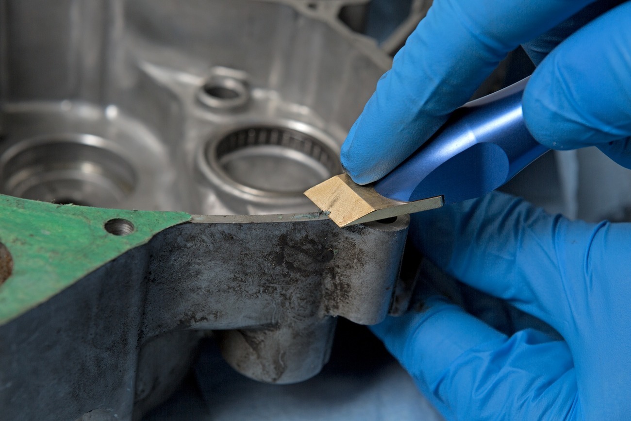 Škrabka - nůž pro odstraňování papírového těsnění MOTION PRO GASKET SCRAPER modrý 