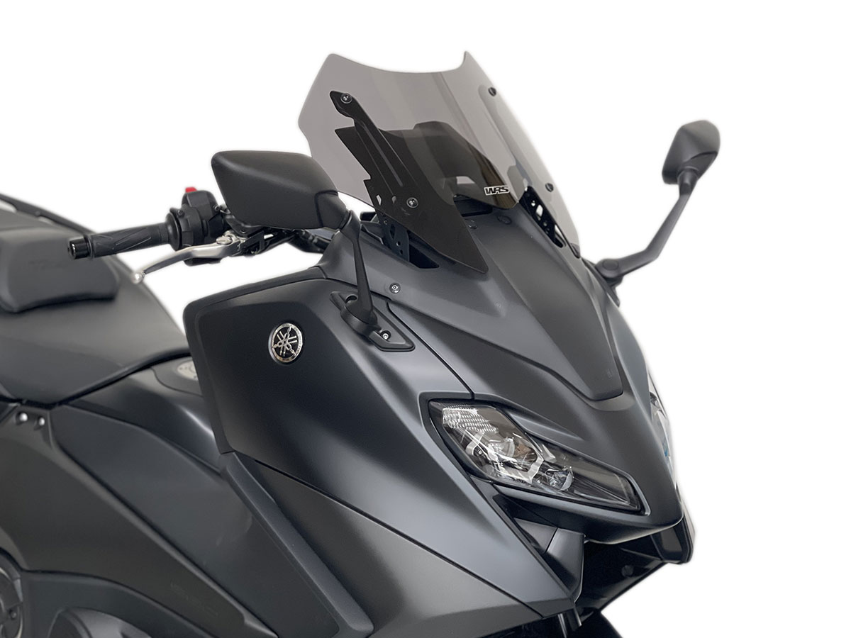 Plexi motocyklu WRS pro YAMAHA T-MAX 560 rok 2022 verze sport, barva tmavě kouřová, výška plexi 22,5 cm 