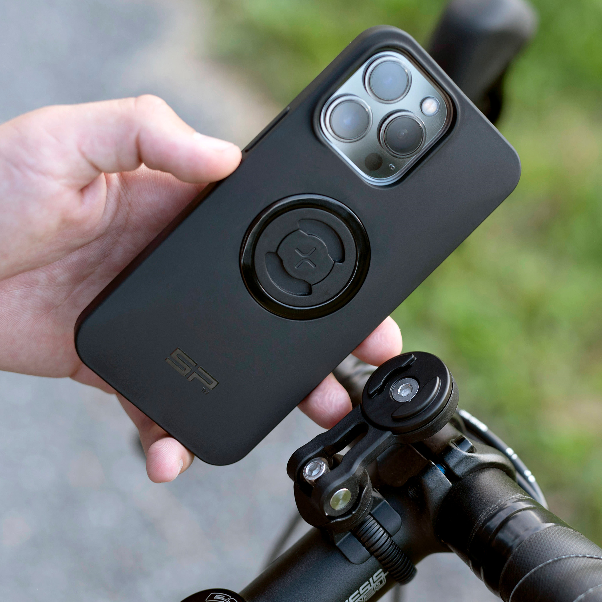 Držák mobilního telefonu pro jízdní kola SP CONNECT UNIVERSAL BIKE MOUNT 53342, připevnění řídítka nebo představec o průměru mezi 22 a 42 mm