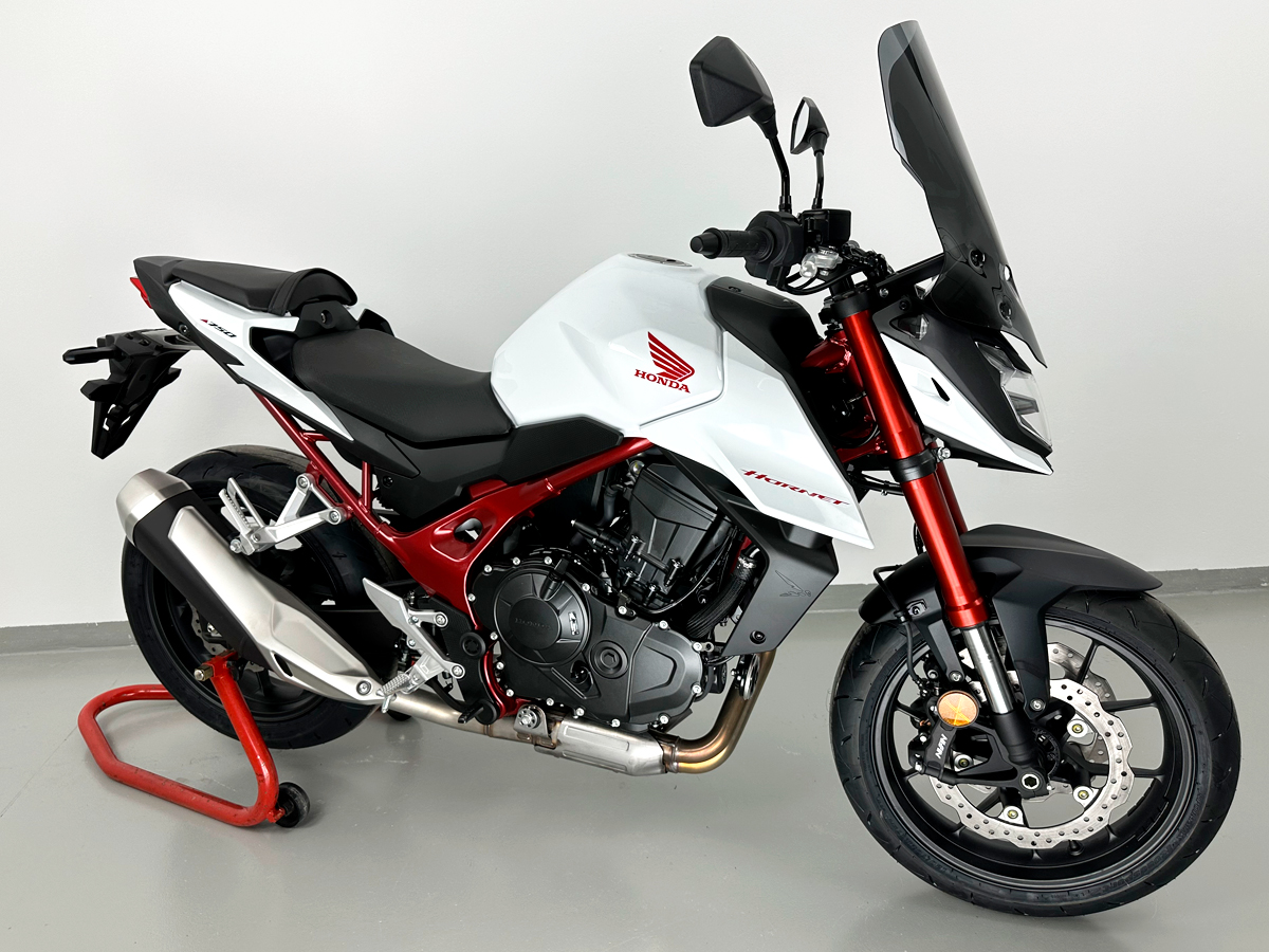 Plexi motocyklu WRS CAPONORD pro HONDA CB 750 ABS rok 2023, výška 51 cm, šíře 32 cm, barva tmavě kouřová