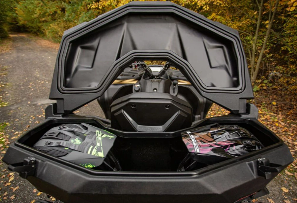 Prostorný uzamykatelný zadní box na čtyřkolku SHARK ATV Box AX145 / AX 145 pro  SEGWAY AT10 barva černá, objem 145 litrů 