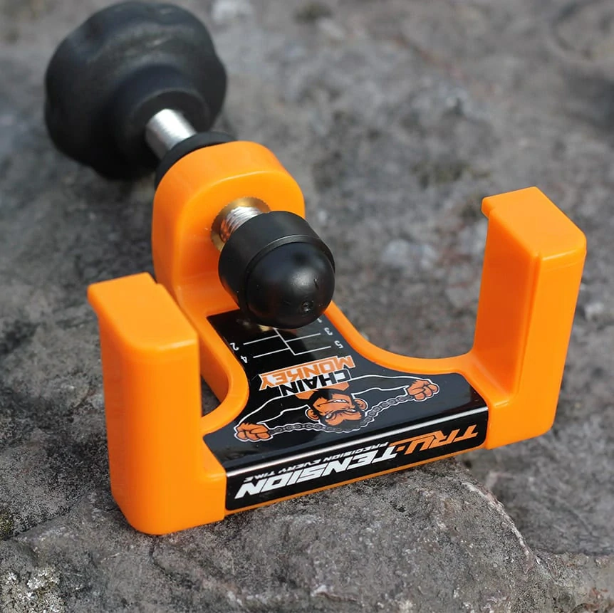 Měřič napnutí řetězu motocyklového řetězu TRU TENSION MOTORCYCLE CHAIN TENSIONING TOOL
