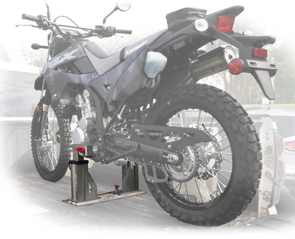 Transportní stojan/systém pro motocykly RISK RACING LOCK-N LOAD PRO HD # 00175 určeno pro motocykly typu Trail, MX a Enduro, barva stříbrná