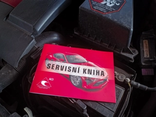 Servisní kniha automobilu pro až 40 záznamů, formát A5