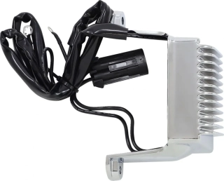 Regulátor dobíjení / regulátor napětí DRAG SPECIALTIES PREMIUM VOLTAGE REGULATOR pro HARLEY DAVIDSON FLHT/ FLHR/ FLTR rok 2002-2003 barva chromová 